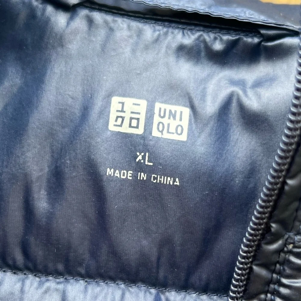 XL Uniqlo Navy Blue Down-Filled Poly Puffer Full Zip Hooded Jacket Men’s